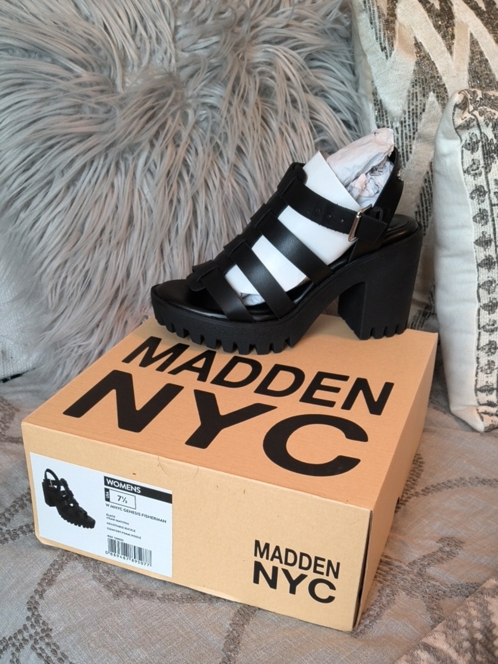 Women's Black Chunky Heel Sandal